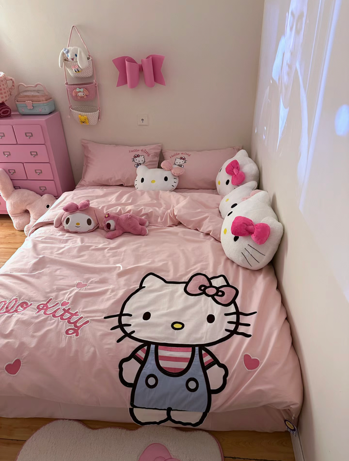 Pinky Kitty Icon Bedding Set