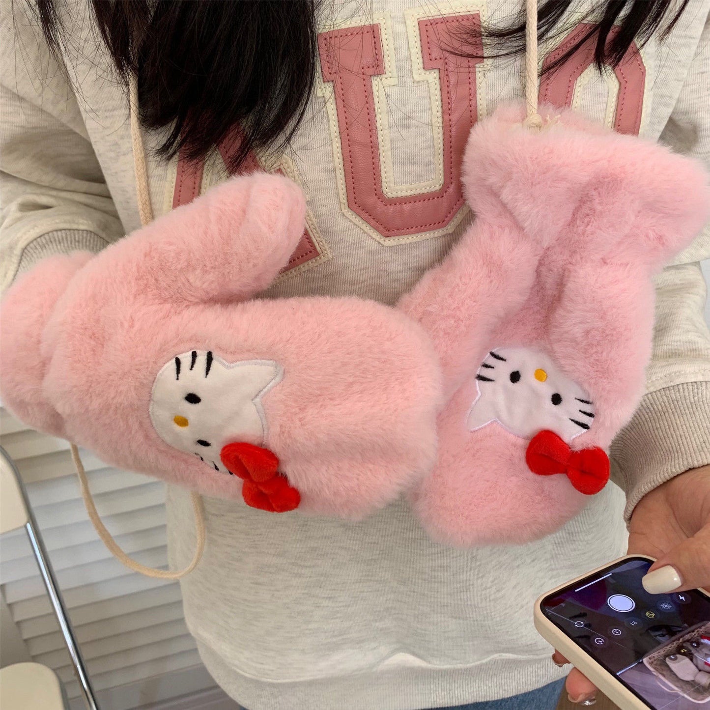 Hello Kitty Gloves