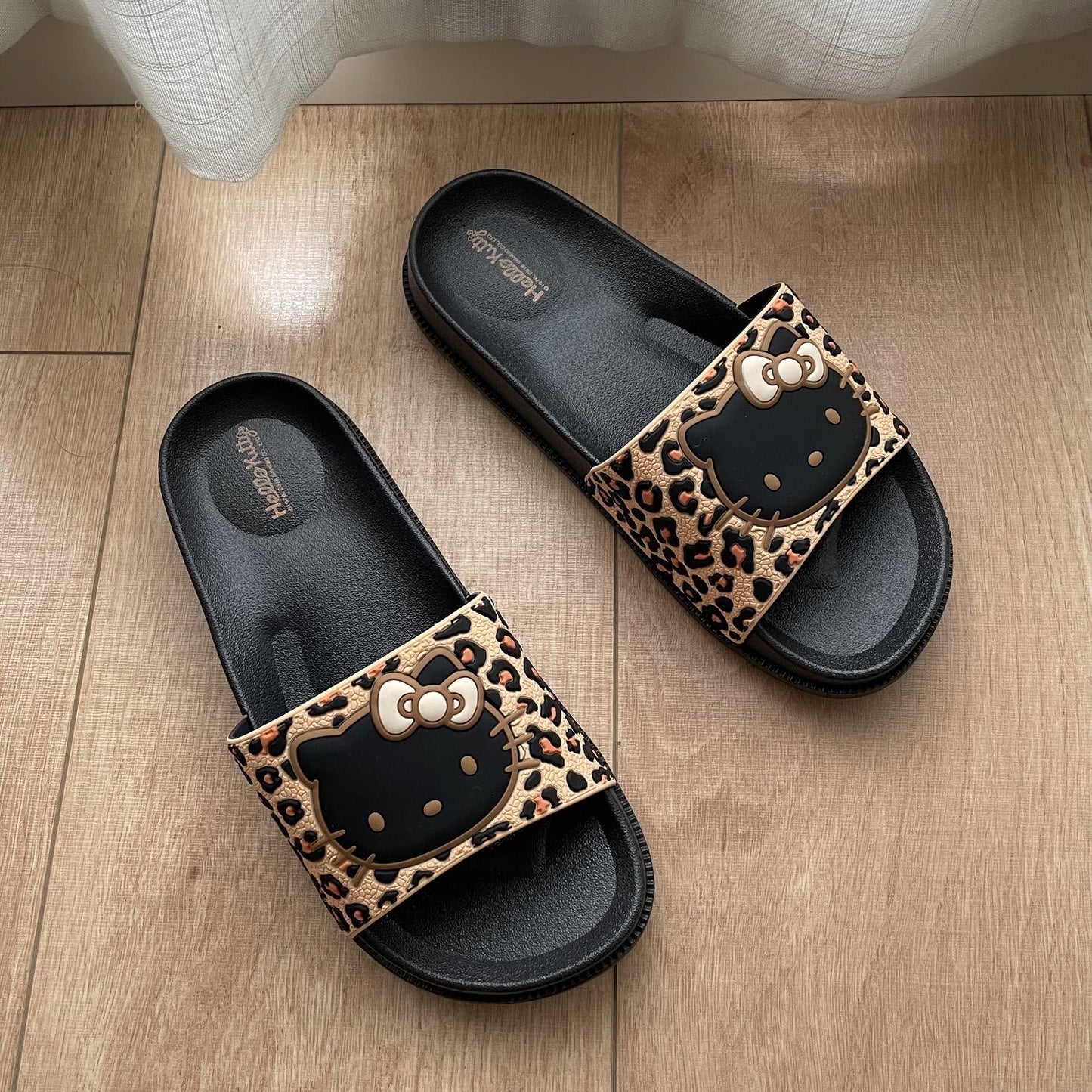 Hello Kitty Leopard print Slippers