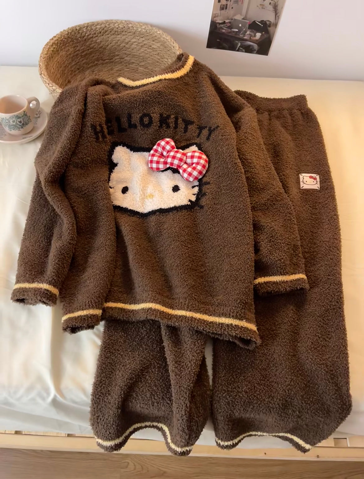 Hello Kitty F/W Fluffy Pajama Set